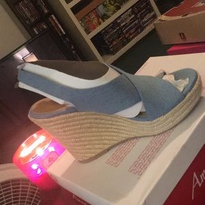 American Eagle Wedged Sandals